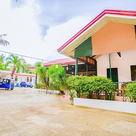 Oyo 875 Madhavi Beach Resort Balibago Kültér fotó