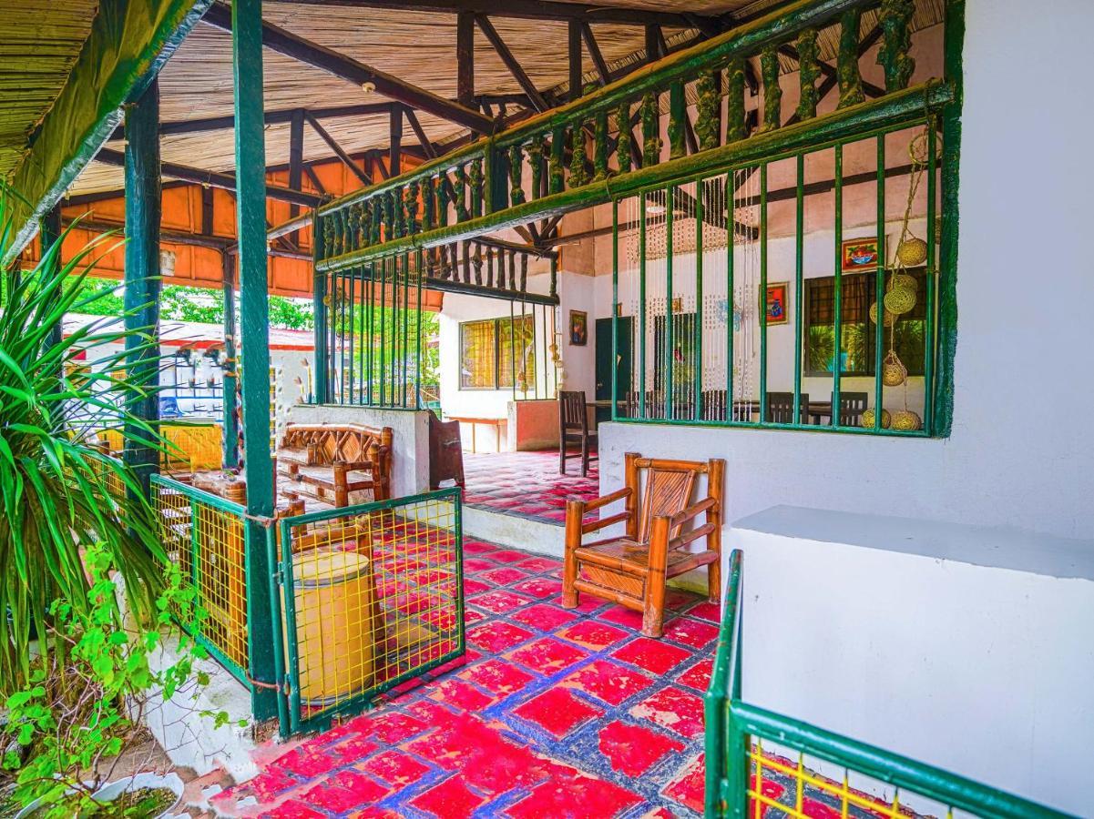 Oyo 875 Madhavi Beach Resort Balibago Kültér fotó