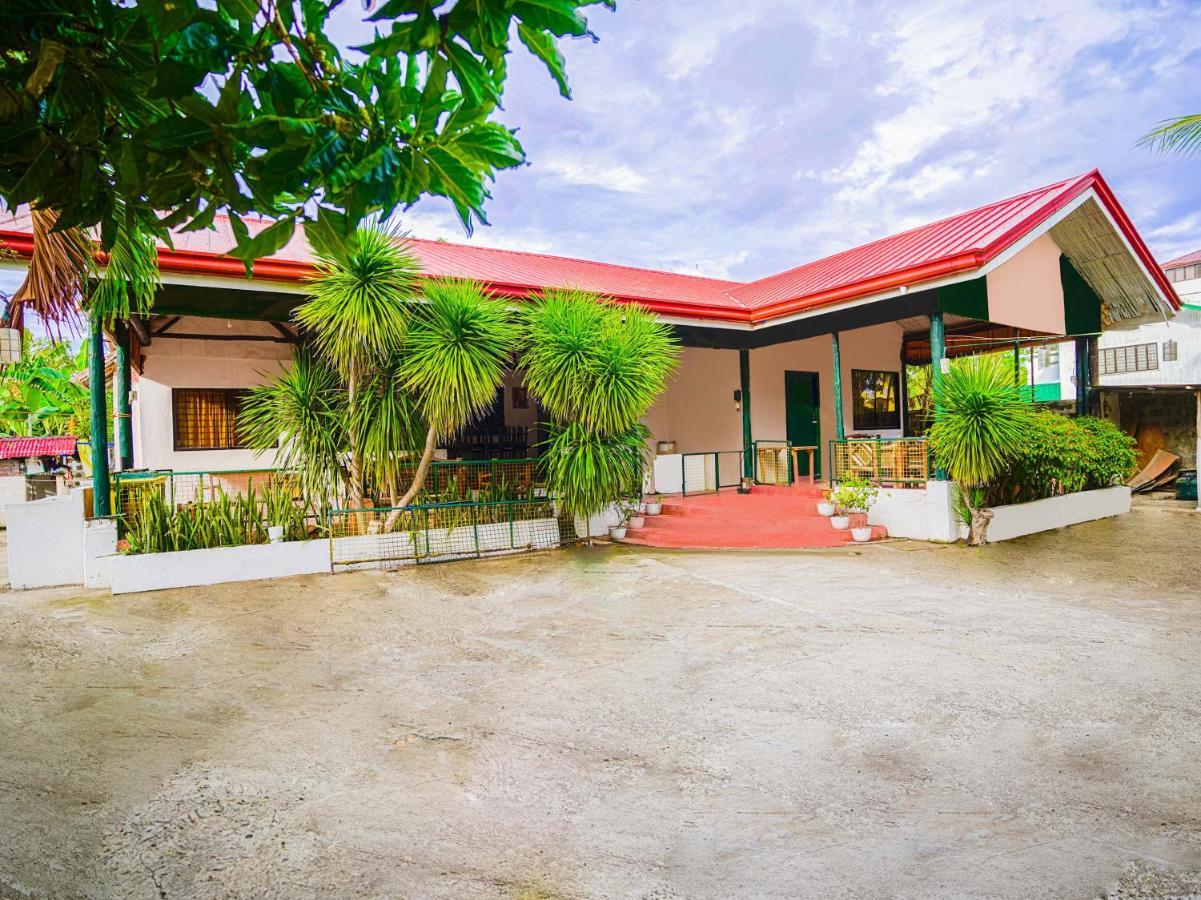 Oyo 875 Madhavi Beach Resort Balibago Kültér fotó