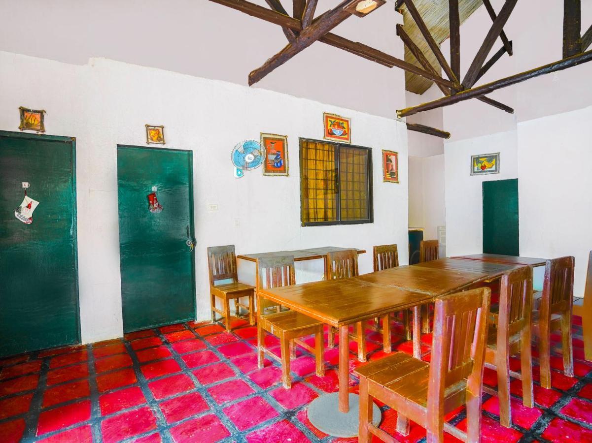 Oyo 875 Madhavi Beach Resort Balibago Kültér fotó