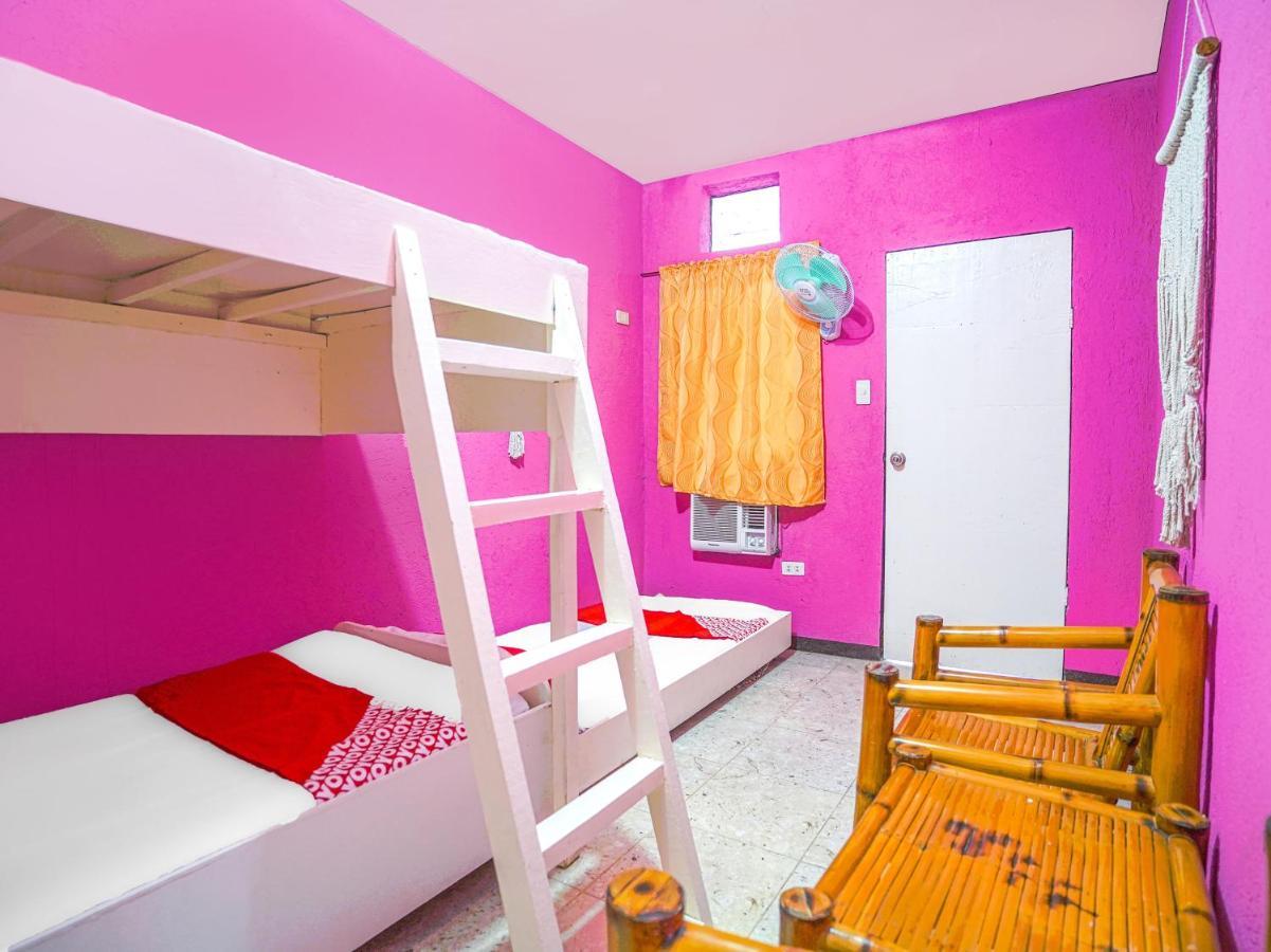 Oyo 875 Madhavi Beach Resort Balibago Kültér fotó