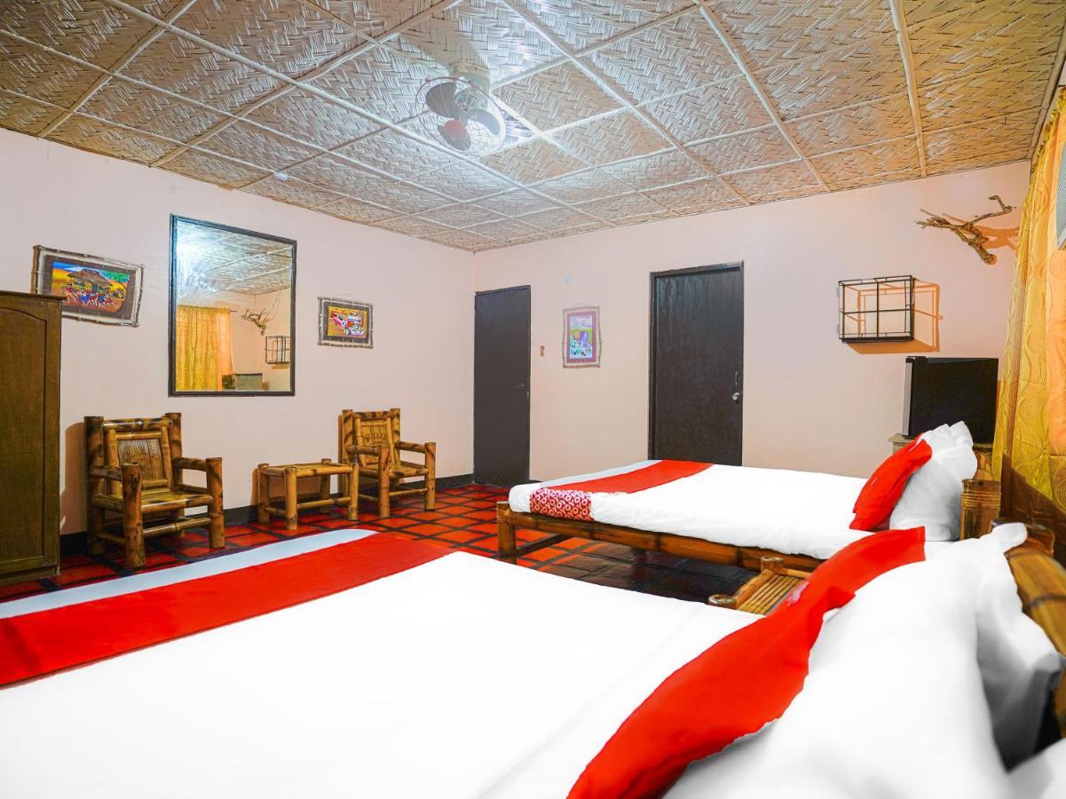 Oyo 875 Madhavi Beach Resort Balibago Kültér fotó