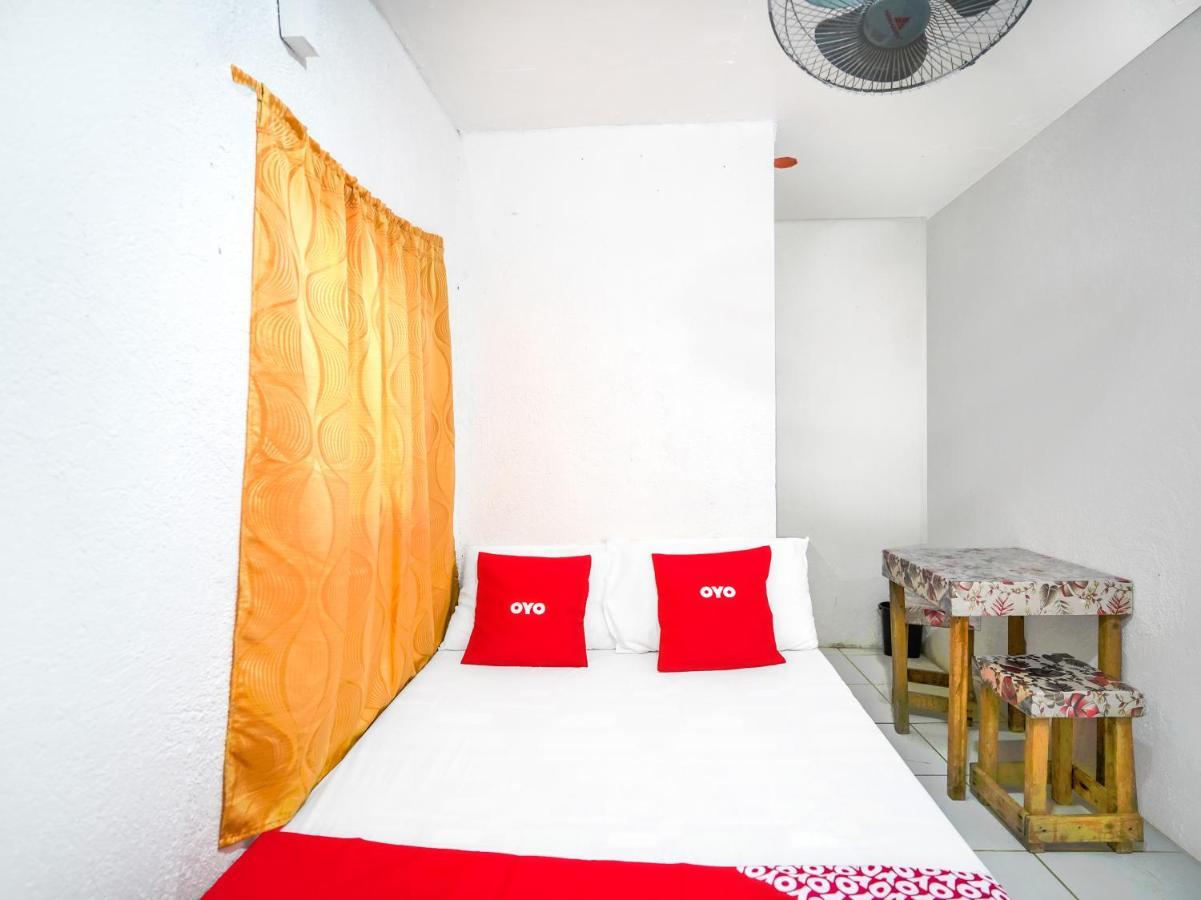 Oyo 875 Madhavi Beach Resort Balibago Kültér fotó